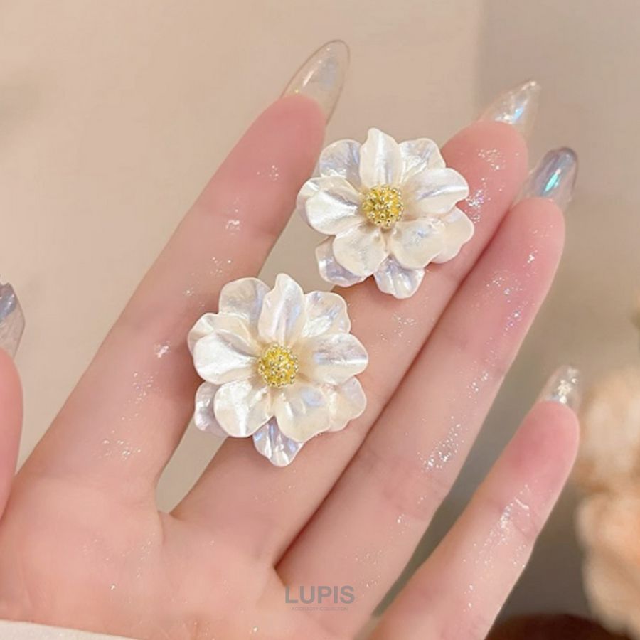 LUPIS（ルピス） ピアス レディース フラワー 花 シンプル エレガント