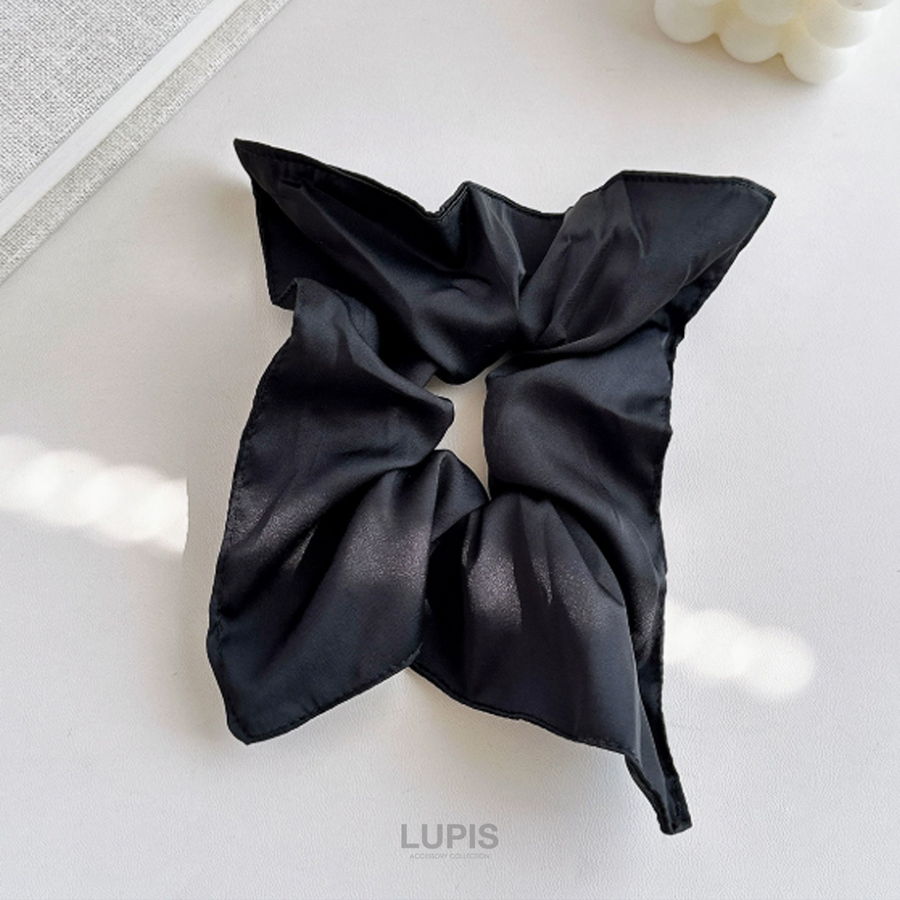 LUPIS（ルピス） ヘアアクセサリー シュシュ 大きめ 黒 フリル
