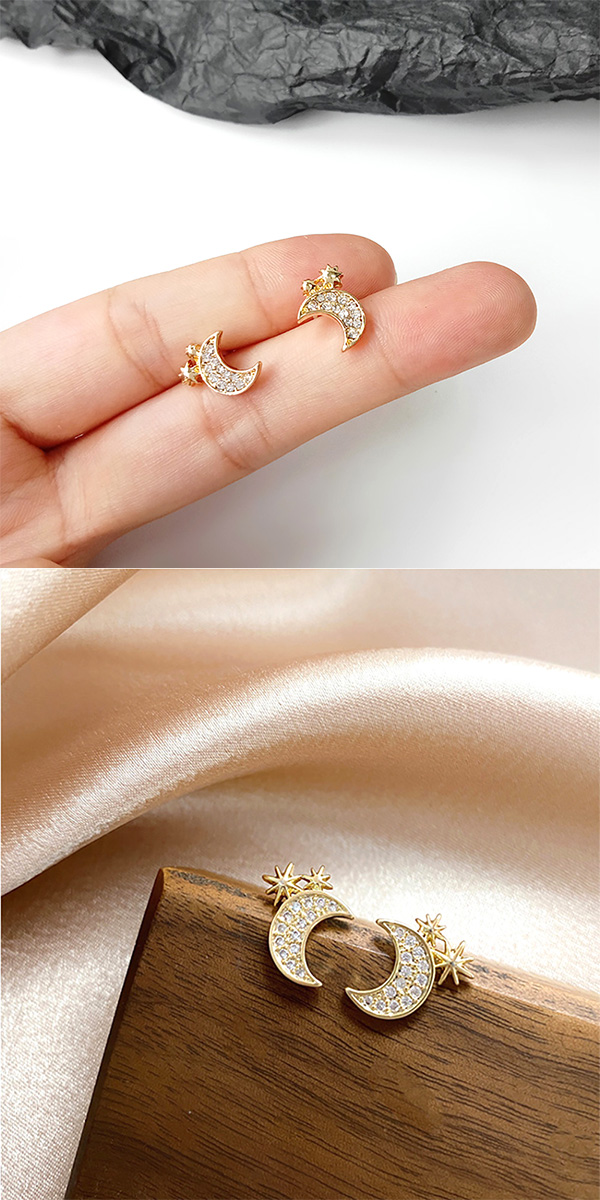 三日月ピアス5