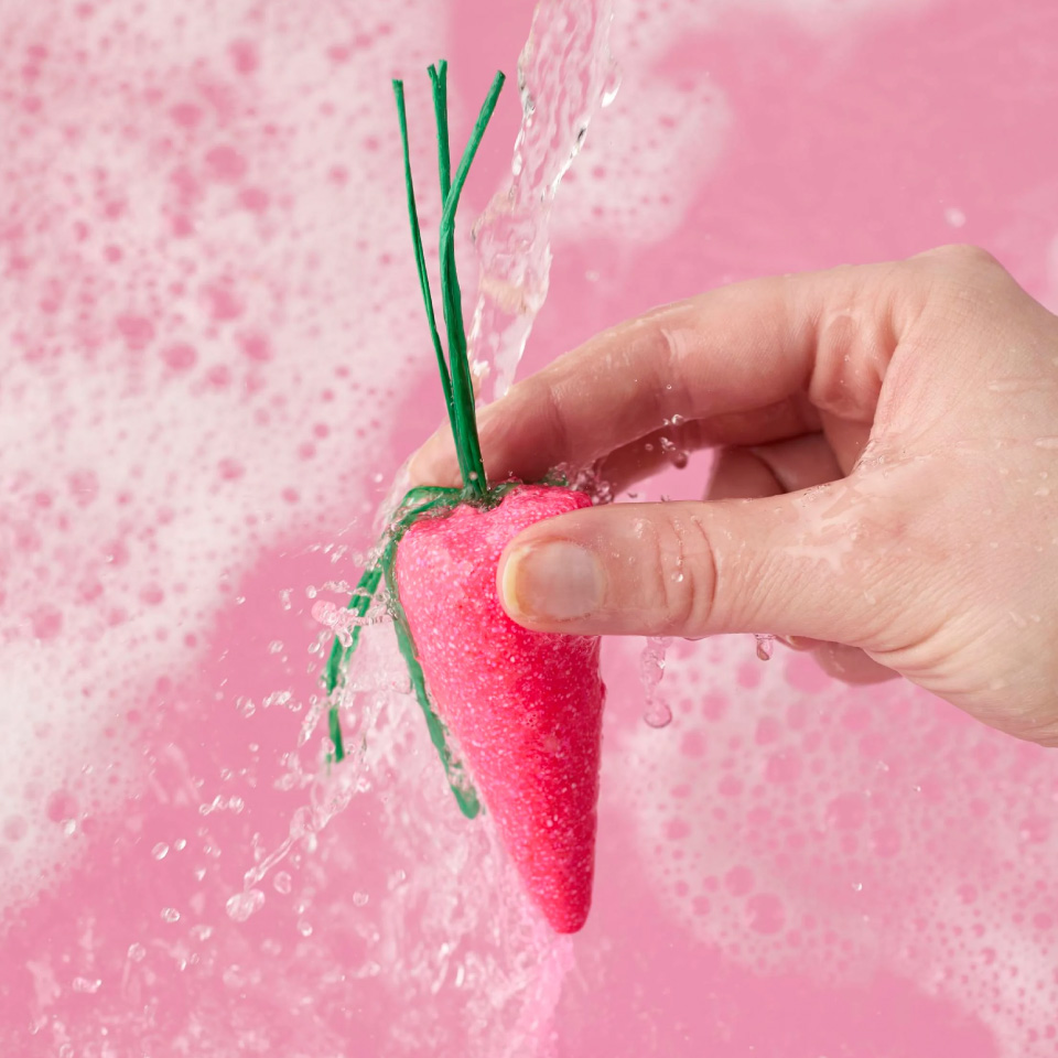 LUSH（ラッシュ） ベイビーレインボウベジ ピンク バブルバー