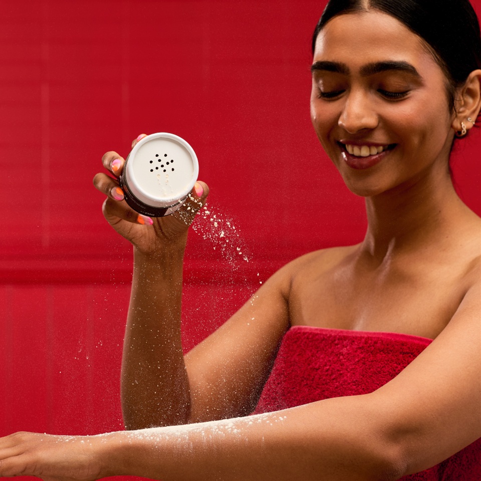 LUSH（ラッシュ） セレブレーション ダスティングパウダー ボディ