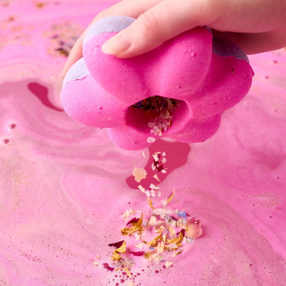 LUSH（ラッシュ） 母の日 プレゼント シークレットガーデンボムシェル