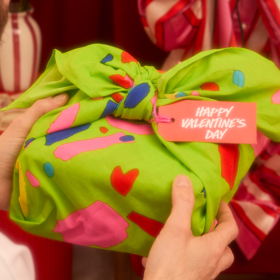 LUSH（ラッシュ） ラブ ノット ノットラップ 限定 2026 風呂敷