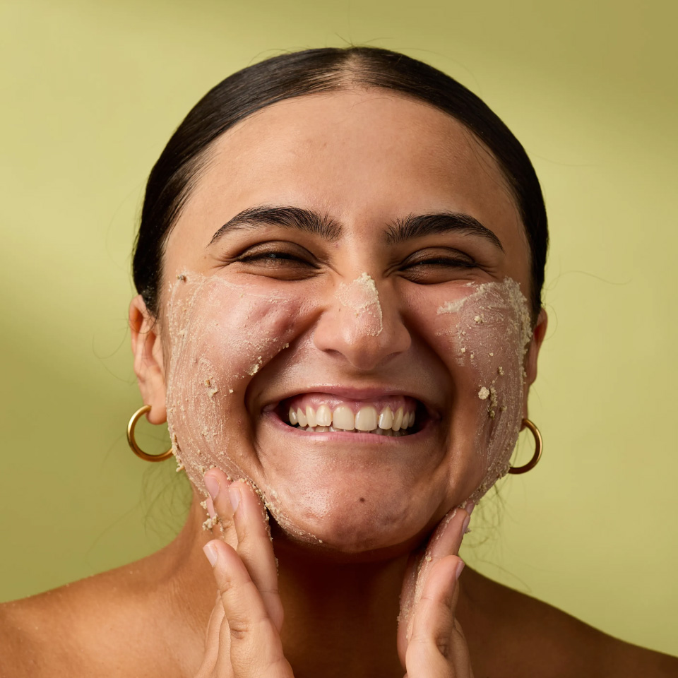 公式 LUSH 天使の優しさ 100g 洗顔 スクラブ ボディスクラブ 敏感肌 乾燥肌 毛穴ケア クレイ 乾燥 保湿 ラベンダー ローズ ギフト 誕生日 プレゼント ラッシュ 関連画像4