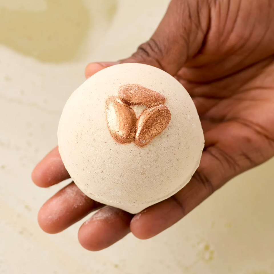 LUSH（ラッシュ） 母の日 プレゼント 公式 スーパーミルキー バスボム