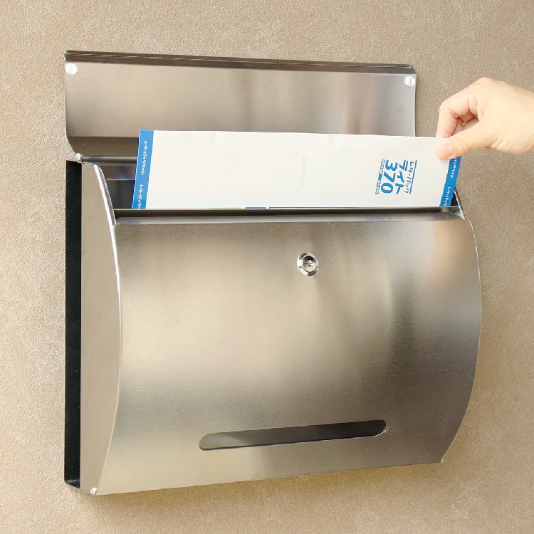 ポスト 壁掛け マウロ シンプル インダストリアル おしゃれ 鍵付き スリット窓 シルバー 茶封筒角型２号 レターパックライト |  | 03