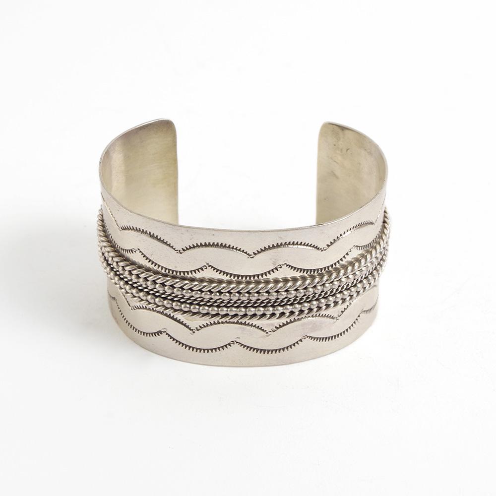 Indian Jewelry インディアンジュエリー Navajo Stampwork Widebangle