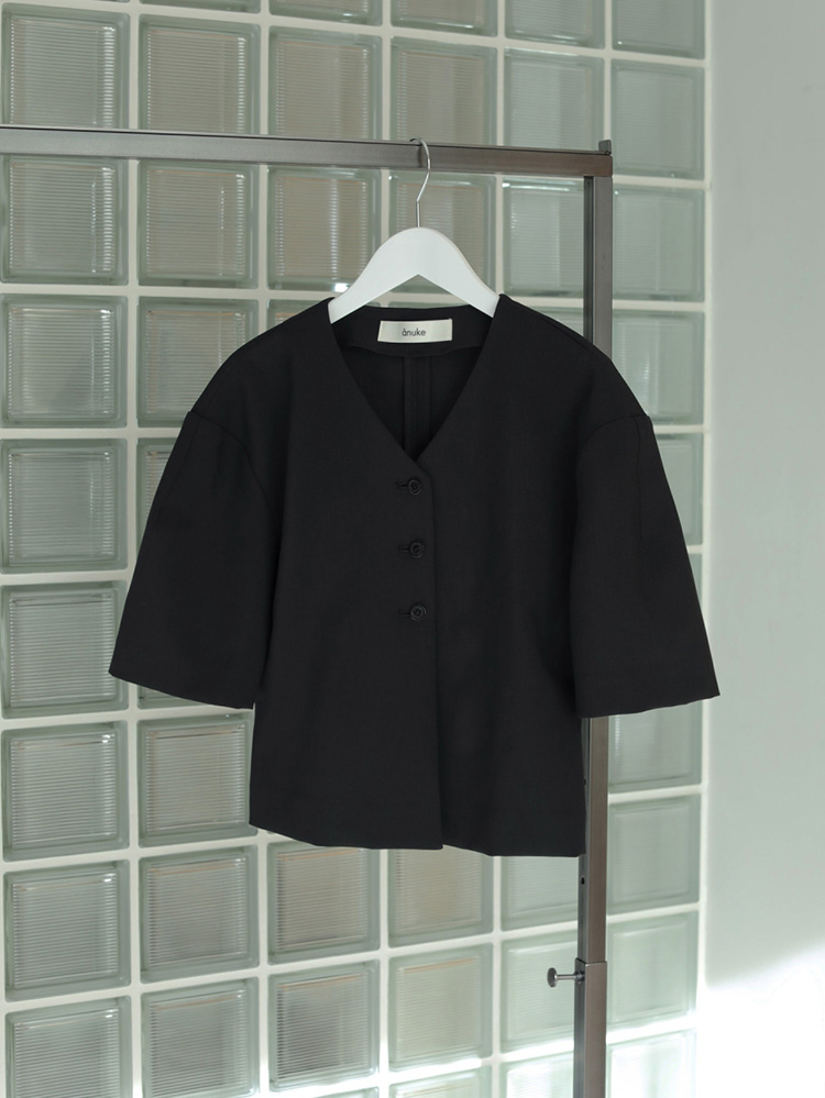 アンヌークanuke★Vneck Compact Shirts、ブラック anuke 【SALE】anuke アンヌーク 即日発送 Vneck Compact Shirts