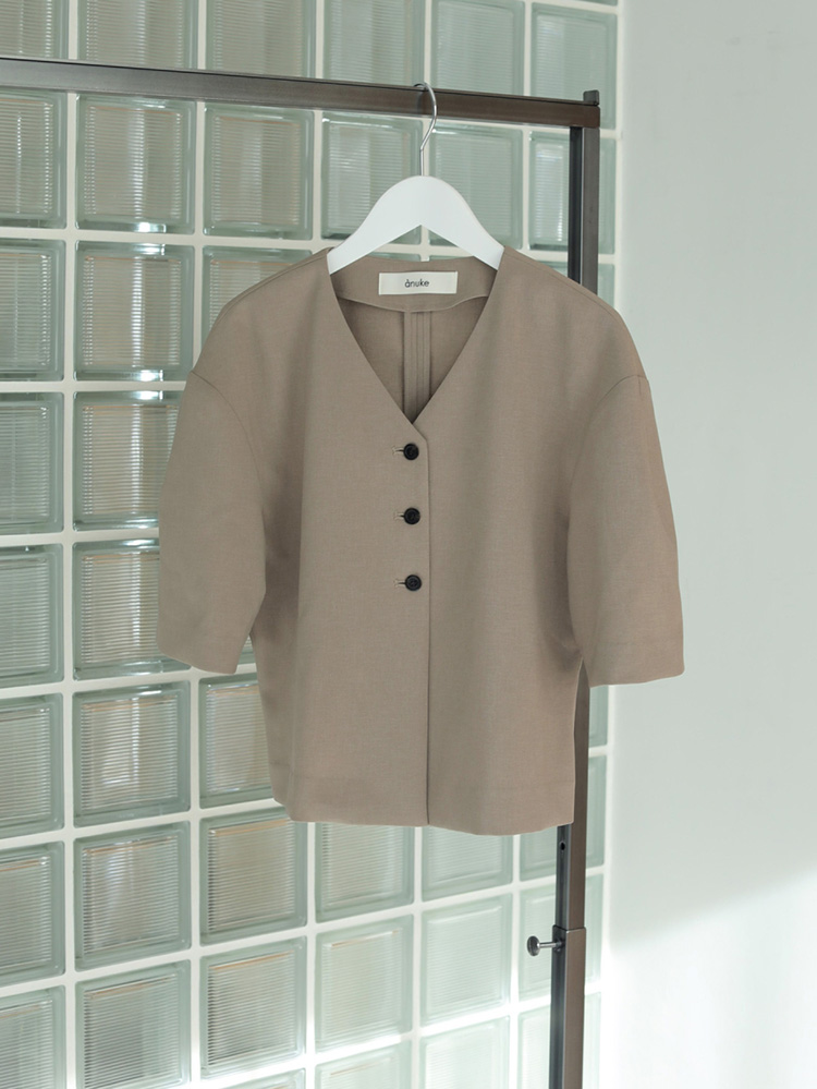 アンヌークanuke★Vneck Compact Shirts、ブラック anuke Vneck Compact Shirts
