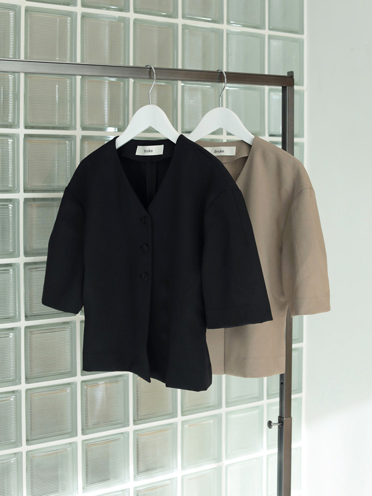 anuke 【SALE】anuke アンヌーク 即日発送 Vneck Compact Shirts