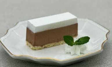 EASTBEE フリーカットケーキ（ショコラバナナ） 450g 冷凍×1個 デザート 大容量 洋菓子 果肉