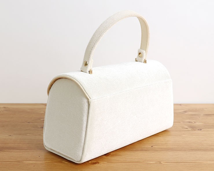 街着屋特選 - 刺繍入り フロッキーバッグ 捻梅にたちばな 刺繍 白