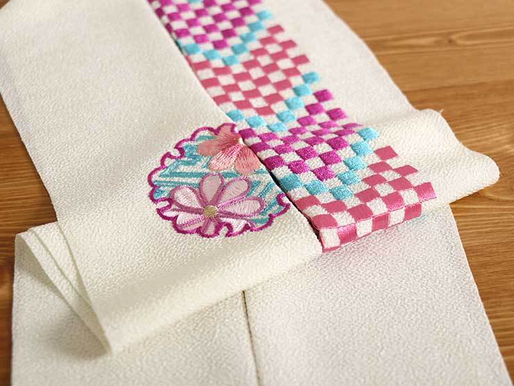 半衿 半襟 刺繍 市松に雪輪（ピンク×紫） ムラサキ ブルー 青 カラフル