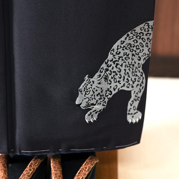 撫松庵 袷 きもの] 付下げ ヒョウ 刺繍 (105-121-010 88 黒) 日本製