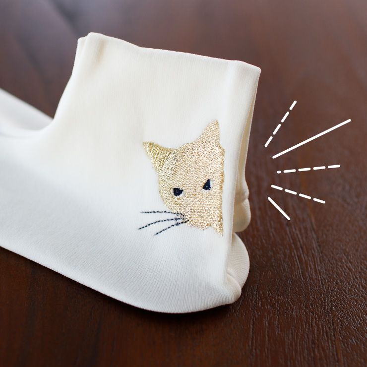 刺繍足袋］足袋ソックス のぞき猫 (白×金/104-174-510-98) ナイロン