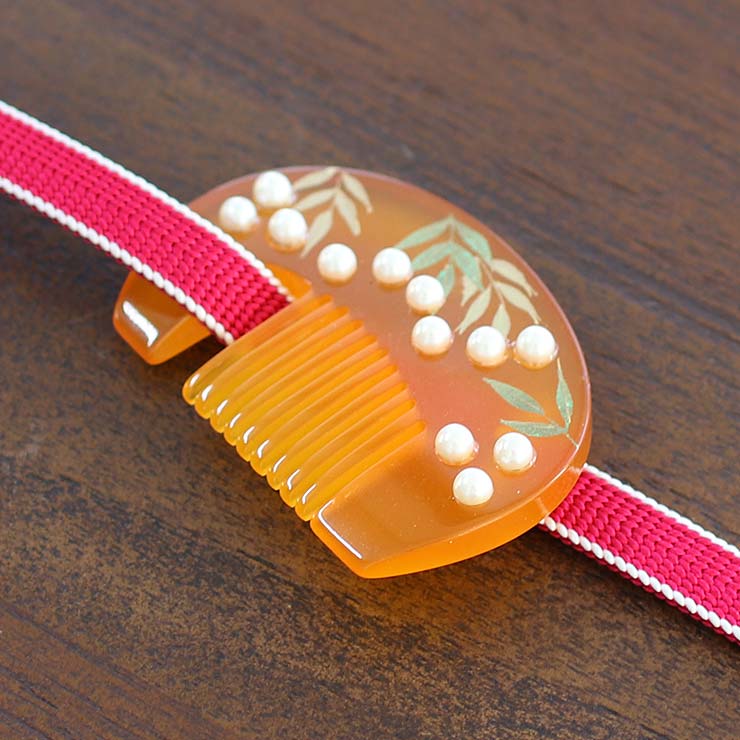 帯留め 花しおり 櫛型 白南天（べっ甲色 5438-1） 鼈甲調 べっ甲風