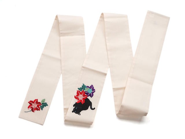 ☆猫刺繍☆日本製☆刺繍麻帯☆新品オシャレな袋半幅帯☆着物や浴衣に腰まわりオシャレ 半幅帯 麻帯 浴衣帯 麻100% 本麻 日本製 猫刺繍 ナス紺色