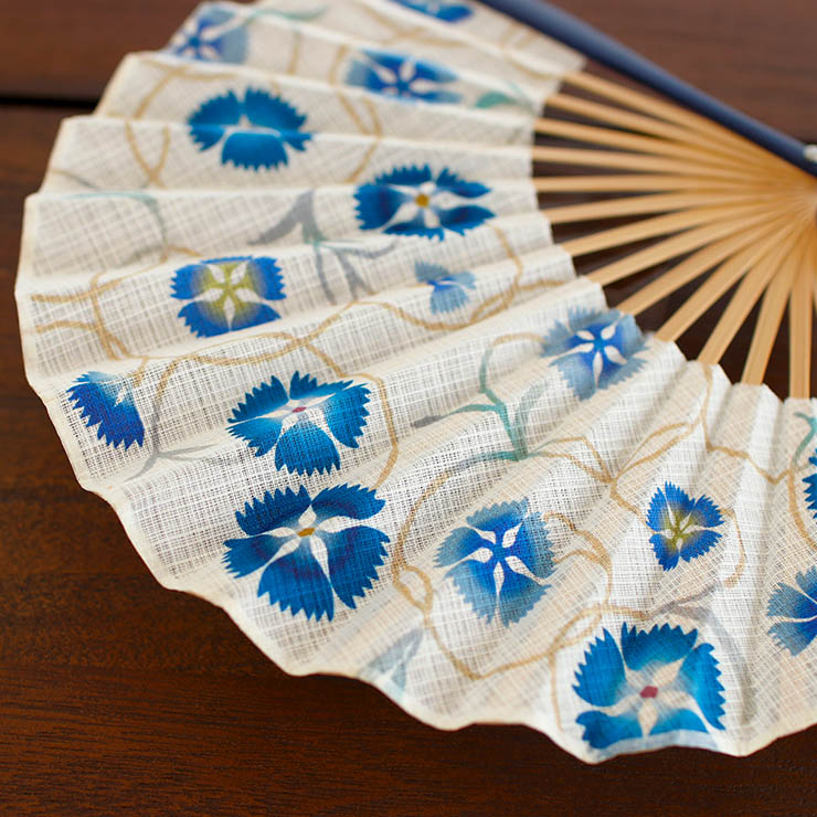 扇子模様の袋帯 扇袋セット] 扇子 染骨 陽まり（青 1025s） 化粧箱 シェル型 撫子