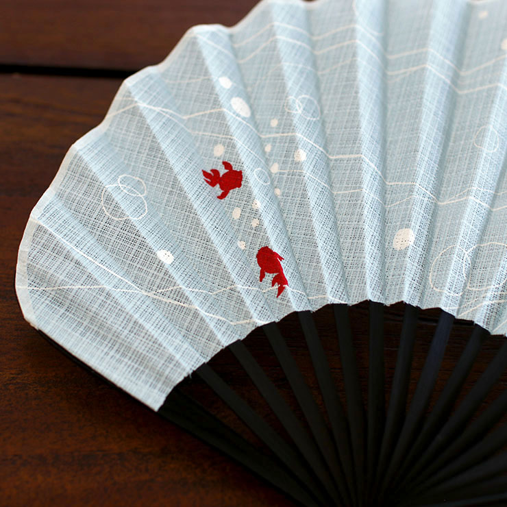 扇子単品】扇子 染骨 涼あそび（ブルー 6632）シェル型 刺繍 黒猫