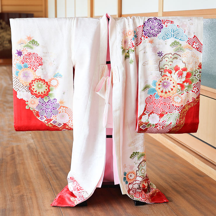 □ 正絹女児用　お宮参り　掛け着　初着　七五三　アンティーク　可愛い花柄刺繍 正絹] お宮参り 女の子 初着 産着 牡丹に吉祥文様 白色 ホワイト 赤 花