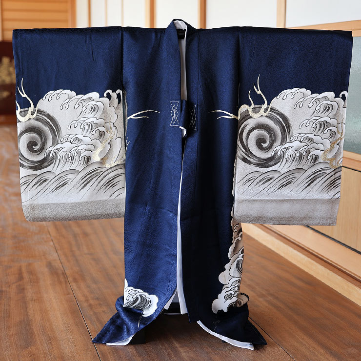お宮参り　産着　初着　０歳　男の子　水色青グラデーション　寅豪華刺繍　61205 お宮参り 男の子 着物 刺繍入り 日本製 赤ちゃんのお祝い着 初着