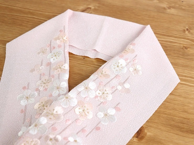 長襦袢 梅の花模様 暈し 薄今様色 半衿付 J-328 長襦袢 梅の花模様 暈し 薄今様色 半衿付 J-328 - メルカリ