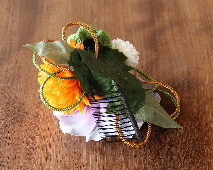 髪飾り コサージュ アネモネと菊に房飾り 四点セット（ブルー×オレンジ