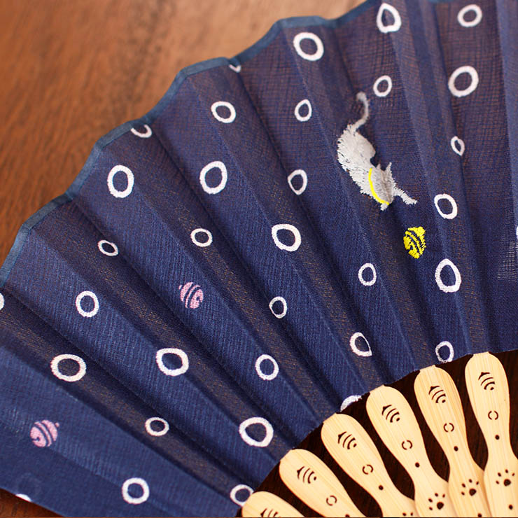 新入荷！[扇子単品] 扇子 鈴音（紺 6622）親艶塗中染骨 猫 シルエット