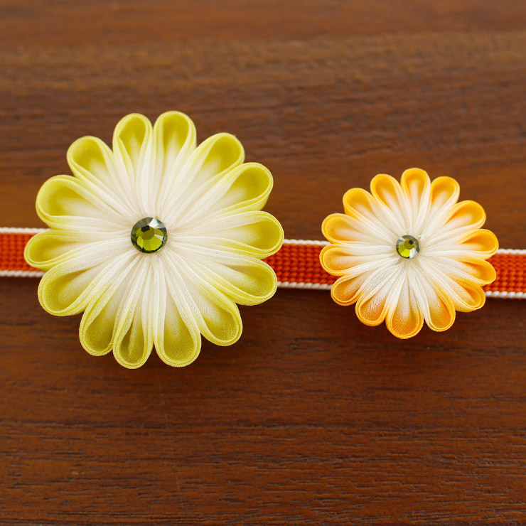 特別価格】正絹「つまみ花細工」帯留め(キミドリ×オレンジ) 2点セット