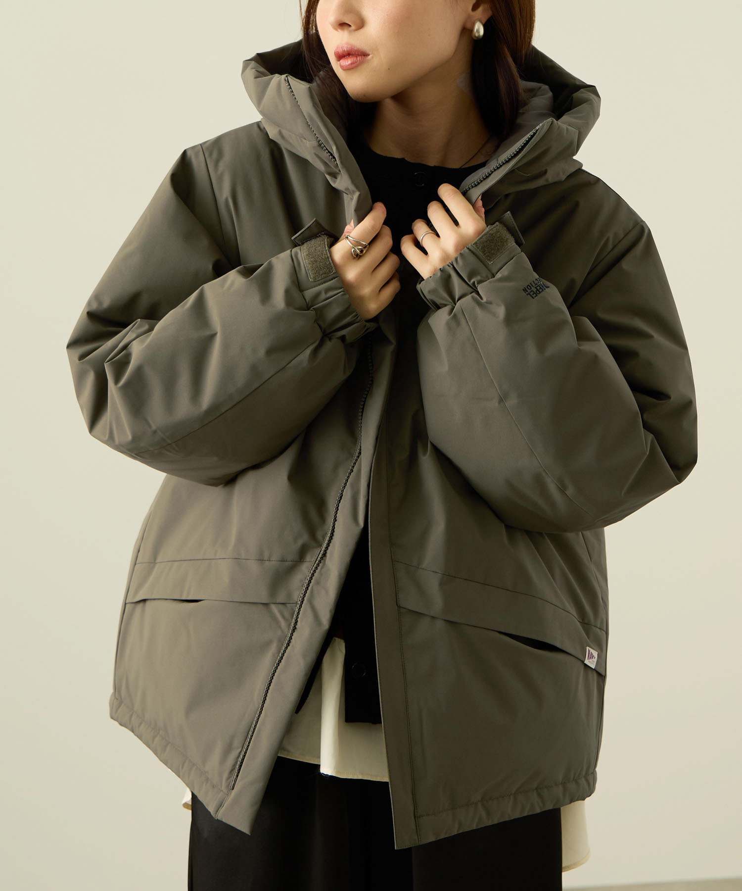 【美品】 ELLE リバーシブル 中綿ジャケット モンスターパーカー NAVY モンスターパーカー レディース 中綿ブルゾン アウター ハーフ丈