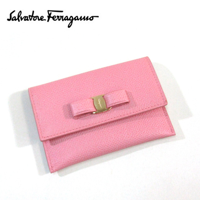 【訳あり アウトレット品】 サルヴァトーレフェラガモ SALVATORE FERRAGAMO カードケース名刺入れ 22D155 724211 /  DESERT ROSE / ピンク