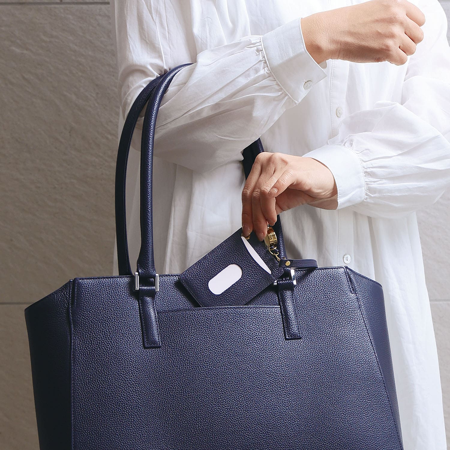 BLUE SINCERE（ブルーシンシア） パスケース リール付き 定期入れ