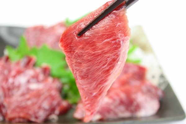 まぐろほほ肉刺身アップ2