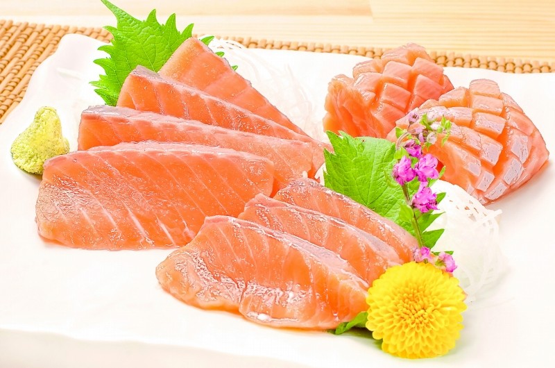 トロサーモン お刺身用 サーモン 300g前後 (サーモン 鮭 サケ) :trout-salmon:マグロ問屋 まぐろの王様 Yahoo!店
