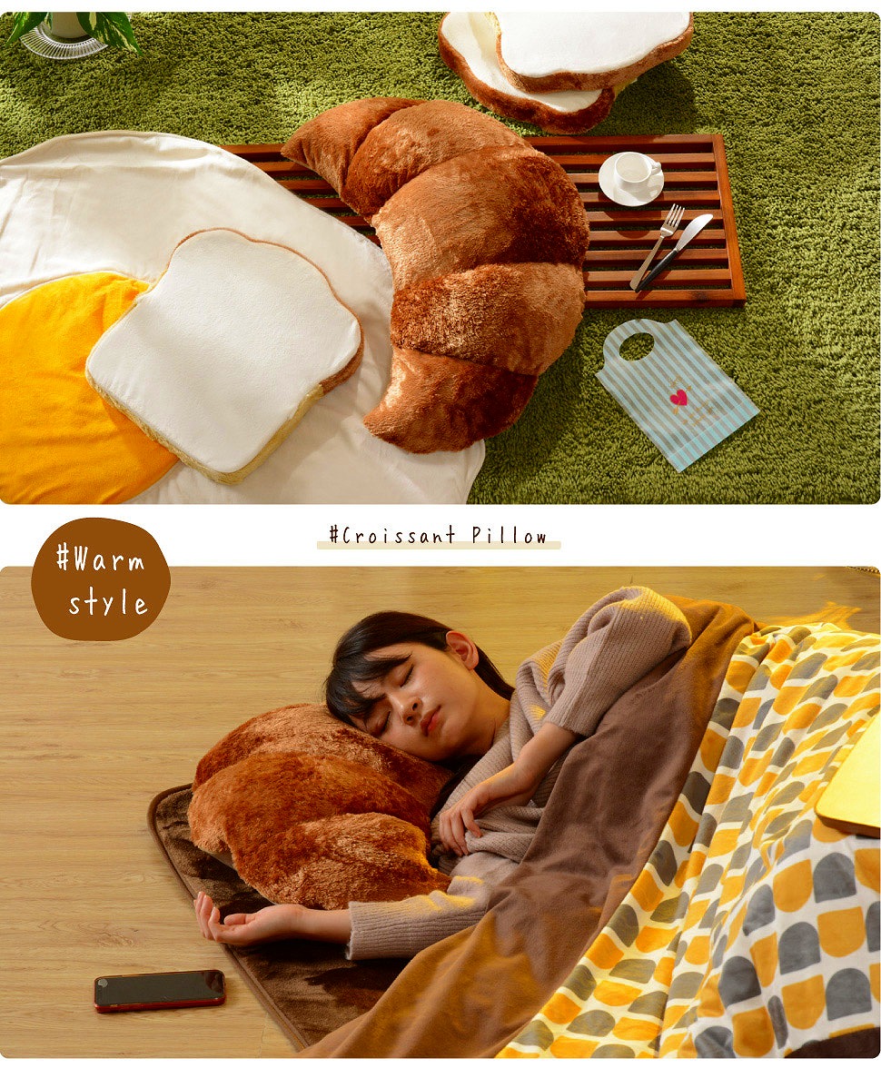 炭化したパンクッションおまけ付き ポンペイ展」で出土品をグッズ化した「炭化したパンのクッション