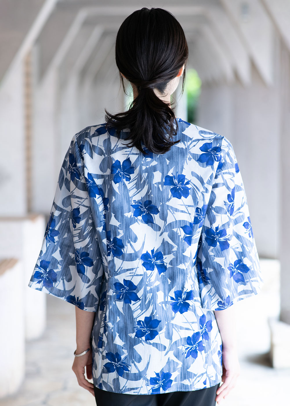 かりゆしウェア 沖縄 アロハシャツ MAJUN マジュン かりゆし 結婚式 売れ筋商品|||レディースシャツVネック 送料/代引手数料無料 ノボタン（チュニック） MAJUN かりゆしウェア 沖縄 アロハシャツ マジュン かりゆし