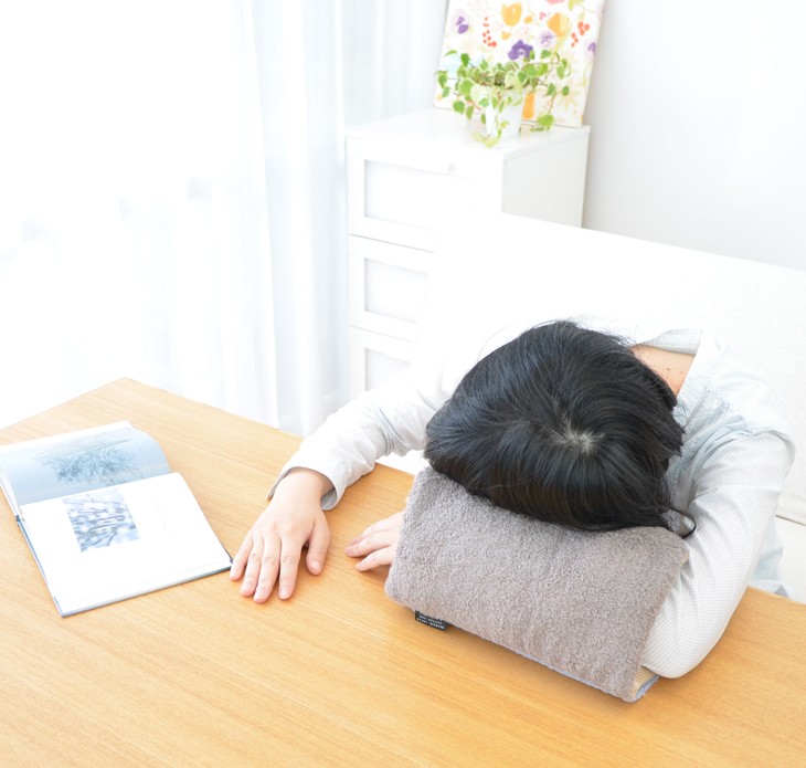 枕 まくら ピロー お昼寝 デスク 会社 ポータブル Arm Pillow アーム