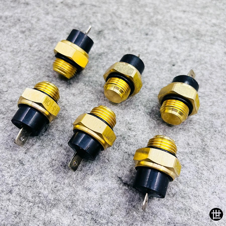 Rです♪ ラジエーター冷却ファン温度センサー水温サーモスタットスイッチ