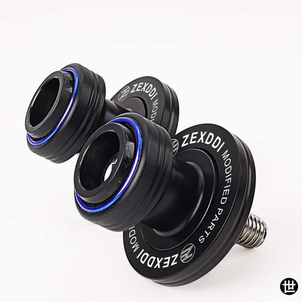 トライアフ　純正　RS765 リヤア－カバ－美品 ZEXDDI トライアンフ ストリートトリプル 765 S RS 675 R RX