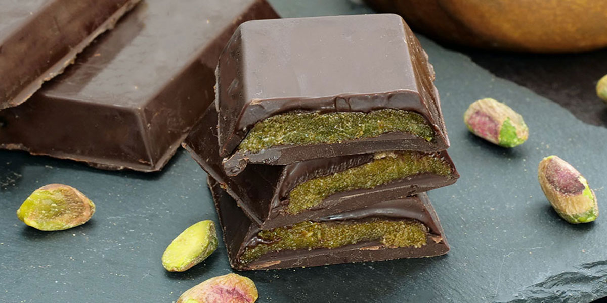 ザクザク食感とピスタチオの風味をたっぷり。ドバイチョコレート