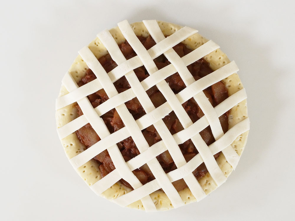 甘酸っぱいリンゴがとろける！パイ皿で焼く香ばしいアップルパイ,基本のKEY,お菓子と基本の道具編,第9回 基本のアップルパイ