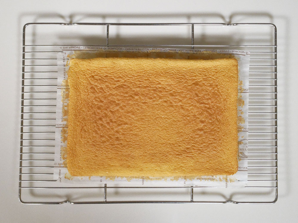 しっとり生地とたっぷりクリーム ひと口でおいしさ広がるご褒美スイスロール（ロールケーキ）,基本のKEY,お菓子と基本の道具編,第10回 基本のスイスロール（ロールケーキ）