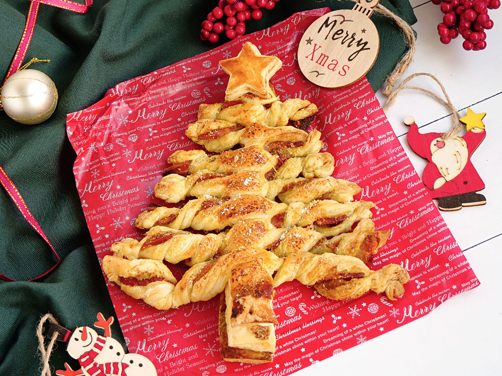 冷凍パイシートで作る手軽で華やかな2種類のクリスマスツリーパイのレシピ