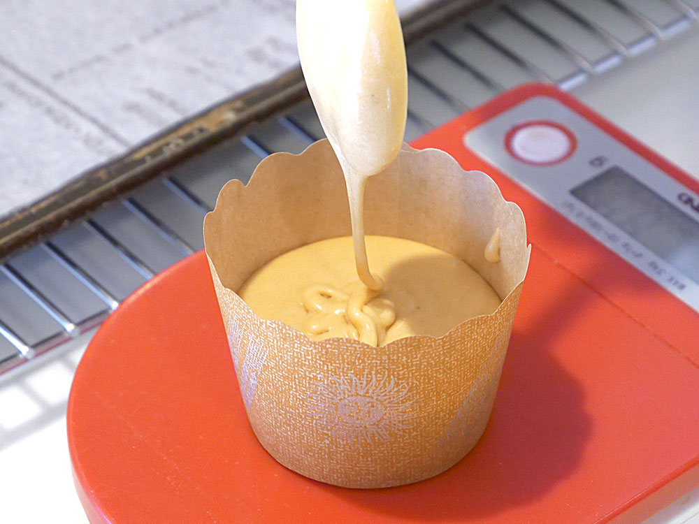 アレンジ自在でプチギフトにも♪パンケーキミックスで作る簡単ケーキマフィン 焼成