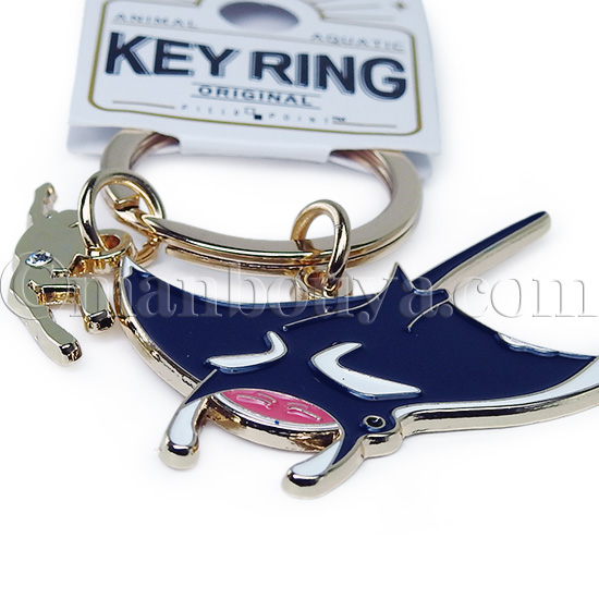 マンタ グッズ 水族館 キーホルダー おしゃれ 金属 アニマル