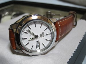 時計ベルトをモレラートのグットゥーゾに交換したSEIKO5 SNKE49J1