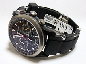 時計ベルトをモレラートのユーフラテに交換したポルシェデザインダッシュボード