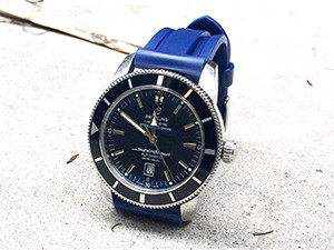 時計ベルトをモレラートのマリナーに交換したBREITLING SUPER OCEAN 46