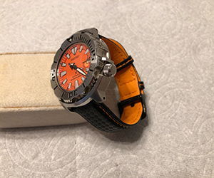 時計ベルトをBIKING(バイキング)に交換したセイコー ダイバーズ オレンジモンスター