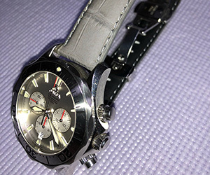 時計ベルトをSOCCER(サッカー)に交換したオメガ シーマスタープロフェッショナルクロノグラフ